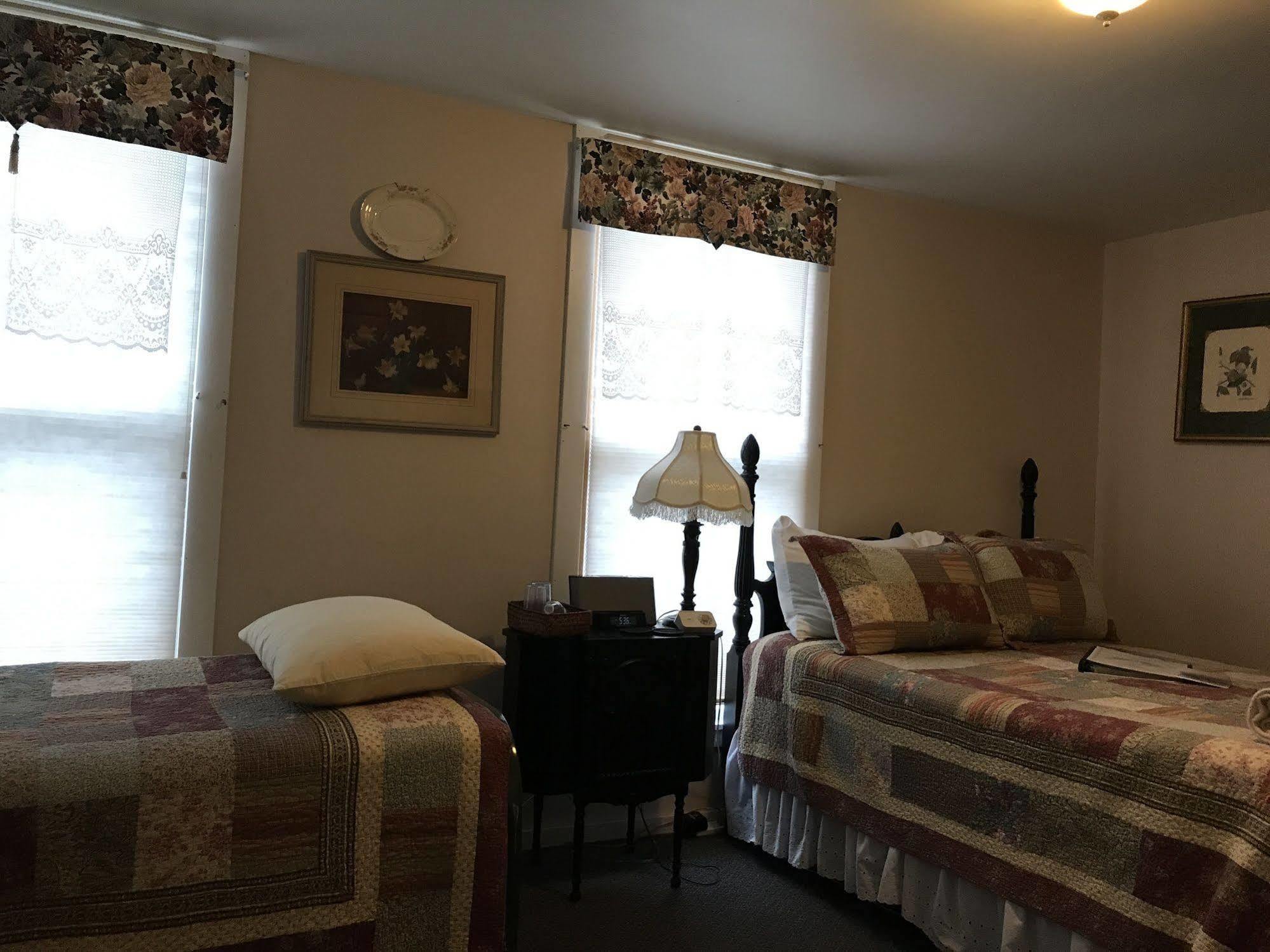 The Brewster Inn Dexter Luaran gambar