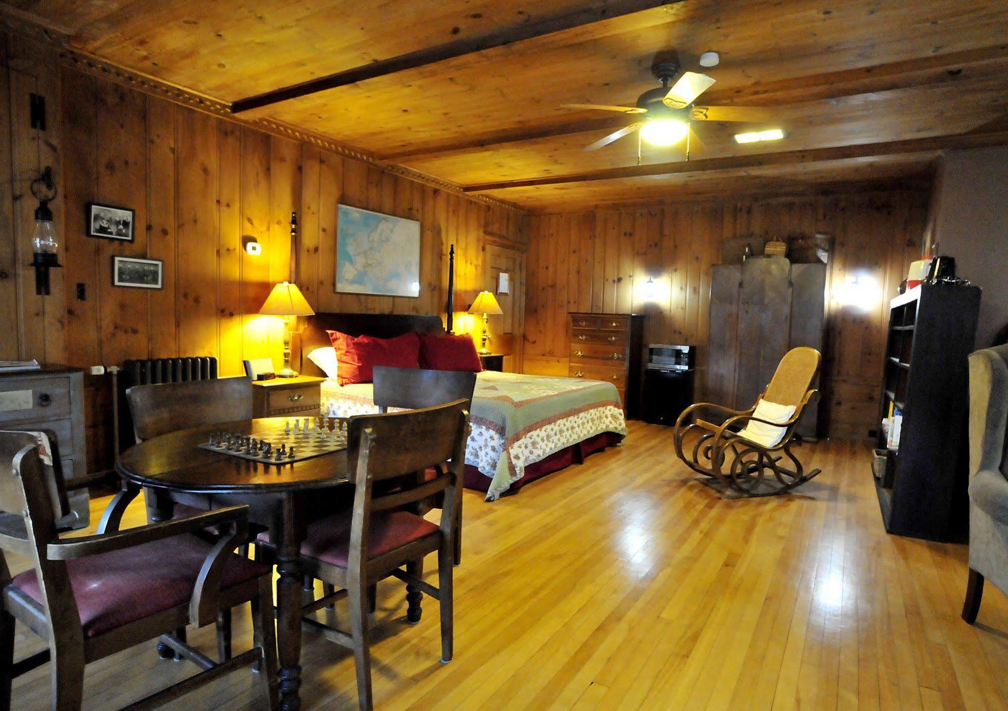 The Brewster Inn Dexter Luaran gambar